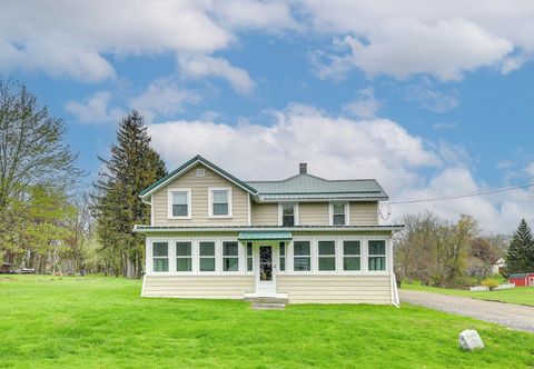 기타 Getaway in Sodus Point w/ Private Yard