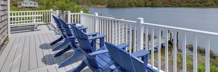 Others Cozy Narragansett Cottage w/ Dock & Outdoor Shower