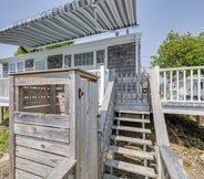 Others 4 Cozy Narragansett Cottage w/ Dock & Outdoor Shower