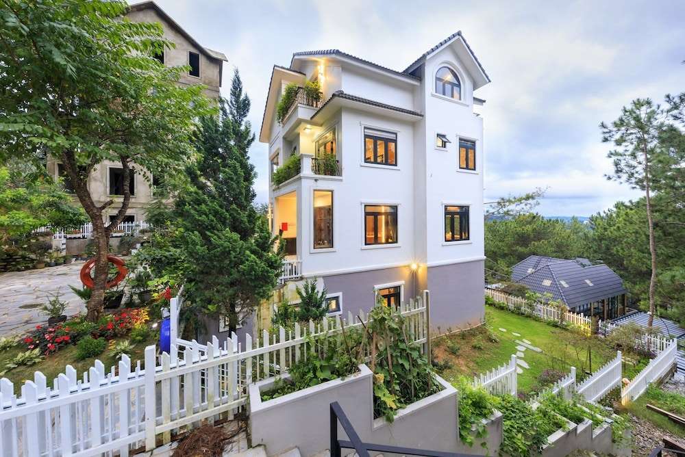 Villa Da Lat Premium - Khách sạn 4 sao Đà Lạt có hồ bơi