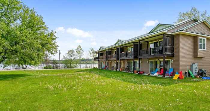 Khác Lake Charlevoix Townhomes