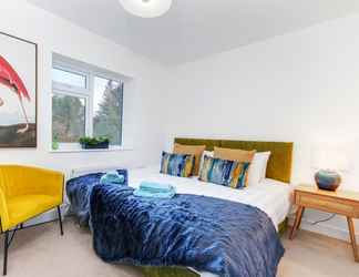 Others 2 Ewell Modern Design 2 Bedroom Apartment