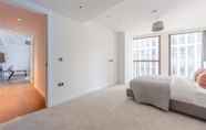 Others 2 Luxurious 2 Bedroom Flat by the River Thames - Vauxhall