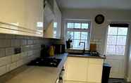 Others 2 Sophisticated 2BD Flat - Southfields