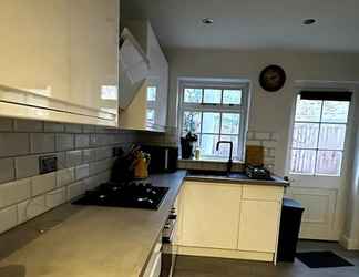 Others 2 Sophisticated 2BD Flat - Southfields