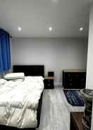 Room Sophisticated 2BD Flat - Southfields