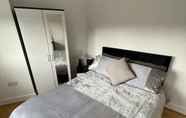 Others 2 Sleek & Cosy 1BD Flat - Mile End