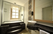 Lainnya 3 Attractive Studio with Jacuzzi EMP205