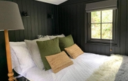 Khác 3 Cornwall Woodland Shepherds Hut- Dennis' Hut