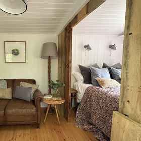 Primary image1Shepherd's Hut - Sleeps 2 - Pet Friendly - Parking,Deviock公寓