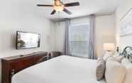 Others 7 5000 Cayview Avenue #304