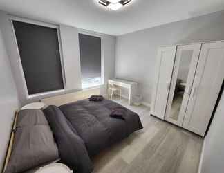 Lainnya 2 New Refurb 2-bed Apartment in London