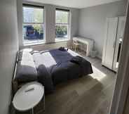 Others 3 New Refurb 2-bed Apartment in London