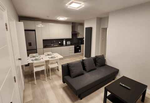 Others New Refurb 2-bed Apartment in London