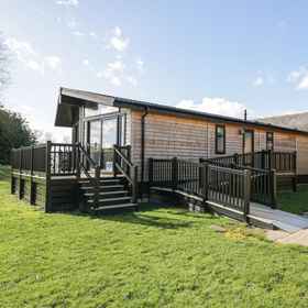 Primary image 1 Manor Farm Lodge, Seagry Hotels