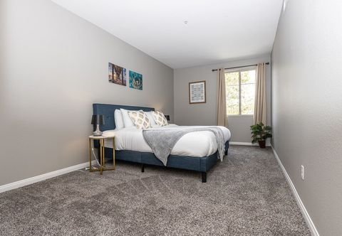 Others Resort Style Condo 220MV