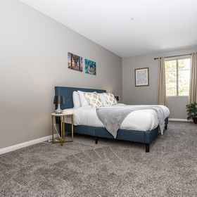 Room 1 Resort Style Condo 220MV, Reuben H. Fleet Science Center Hotels