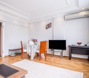 Lain-lain 3 Centrally Located Spacious Modern Flat in Bakirkoy