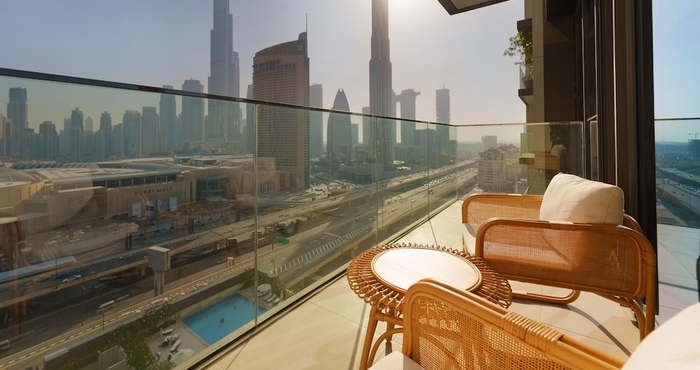 Lainnya Maison Privee - Luxury Apt with Burj Khalifa Vw & Direct Mall Access