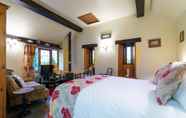 Others 4 Charming 1-bed Cottage in Staffordshire