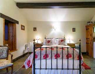 อื่นๆ 2 Charming 1-bed Cottage in Staffordshire