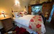 Lainnya 7 Charming 1-bed Cottage in Staffordshire