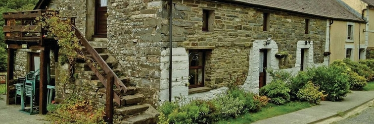 Others Relax in Mountain View Cottage at Cwmiar Farm