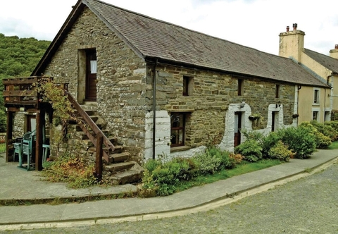 Others Relax in Mountain View Cottage at Cwmiar Farm