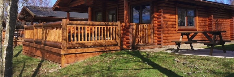 Others Starlight Log Cabin - With Hot Tub and Lake View