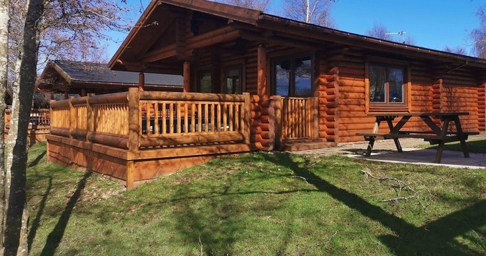 Lain-lain Starlight Log Cabin - With Hot Tub and Lake View