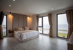 Khác 6 The Deck Otel