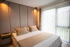 Others The Deck Otel