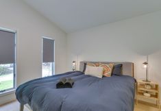 其他 7 Charming Swan Lake Apartment w/ Deck!