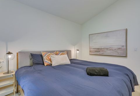 其他 Charming Swan Lake Apartment w/ Deck!