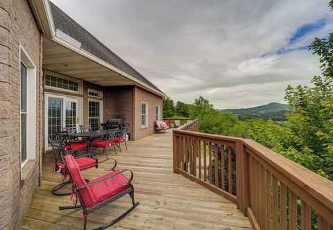 Khác Classy Home w/ Hot Tub + Mt. Jefferson Views!