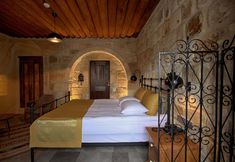 Others 4 1811 Cave Hotel