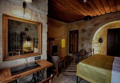 Others 6 1811 Cave Hotel