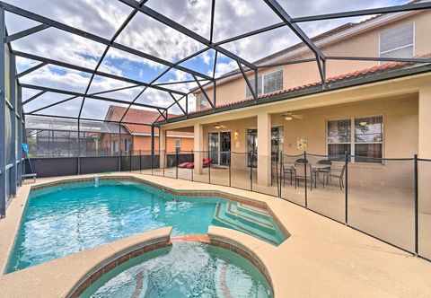 기타 Spacious Family Home w/ Spa in Davenport!