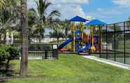 Lainnya 5 Brand New Fort Myers Townhome: Community Pool