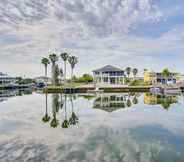 Others 5 Canal-front Hernando Beach Escape: Pool, Dock!