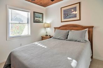 Others 4 Steps to Beach, Cabana: Indian Shores Cottage