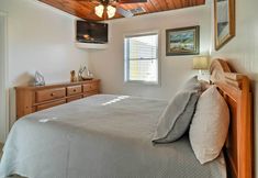 Others 3 Steps to Beach, Cabana: Indian Shores Cottage