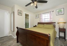 Others 6 Hook, Line & Leisure: Lakefront Gem, 2 Mi to Dtwn