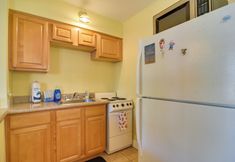 Others 2 Walk to Gulf: Madeira Beach Condo w/ Patio