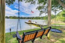 其他 Private & Picturesque Escape on Lake Henry!