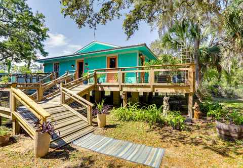 Others Sunny Apalachicola Vacation Rental With Deck!