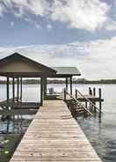 Imej utama Waterfront Pomona Park Home W/dock on Lake Broward