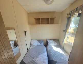 Lain-lain 2 Warm and Snuggly 8-berth Static in Essex