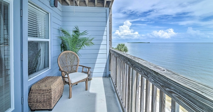 Khác Beachfront Cedar Key Retreat w/ Pool Access!