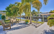 อื่นๆ 5 Canalfront Punta Gorda Home With Private Dock!